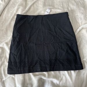 NWT BLACK MIDI PENCIL SKIRT